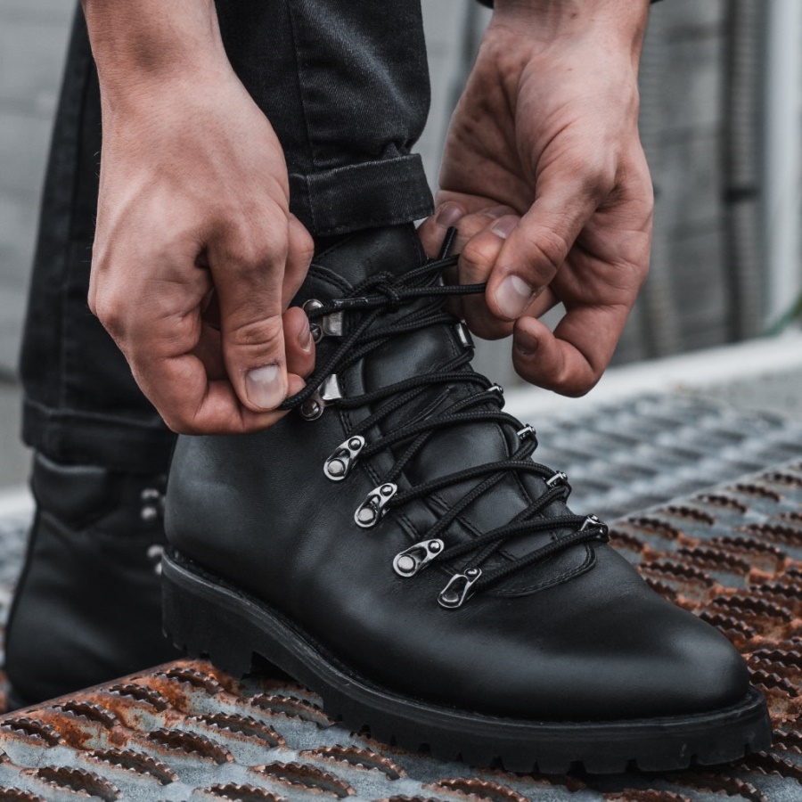 Zwart Mat Commandant Vrijdag