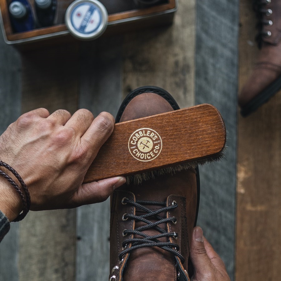 Bruine Schoenpoetser's Choice Premium Schoenborstel Zaterdag