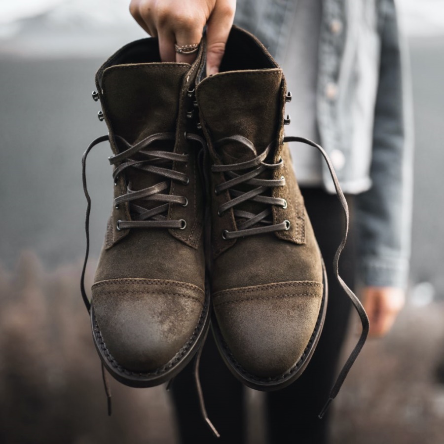 Kapitein Donker Olijfgroen Suède Maandag