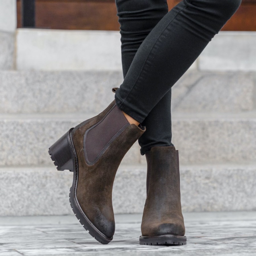 Donker Olijfgroen Suède Dinsdag Knock-out