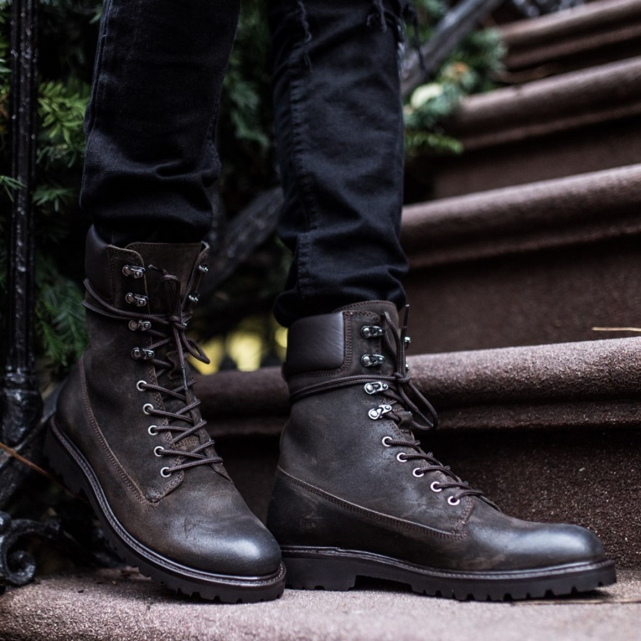 Donker Olijfgroen Suède Woensdag Ontdekkingsreiziger